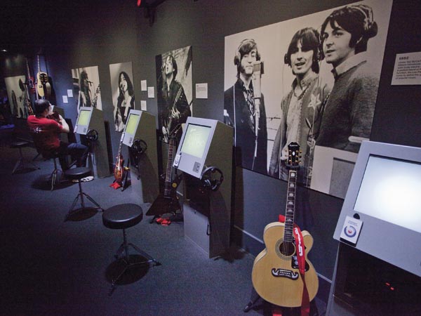 must see sights in London - The British Music Experience